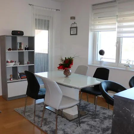 Luxury Apartment Anabella Varazdin Exterior photo